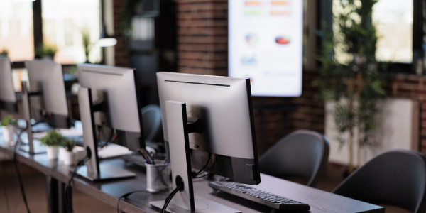 Proyectos de ICT Oficinas / Locales Comerciales Salamanca · Diseño e implementación de redes cableadas e inalámbricas