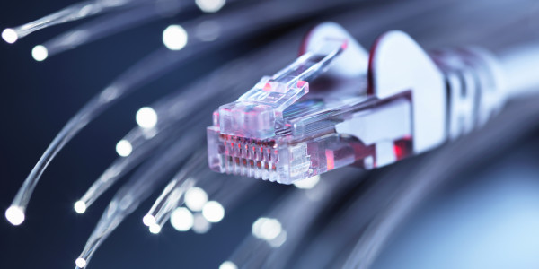 Redacción / Implantación / Legalización de Proyectos ICT Salamanca · Legalización y Provisión de internet banda ancha y fibra óptica
